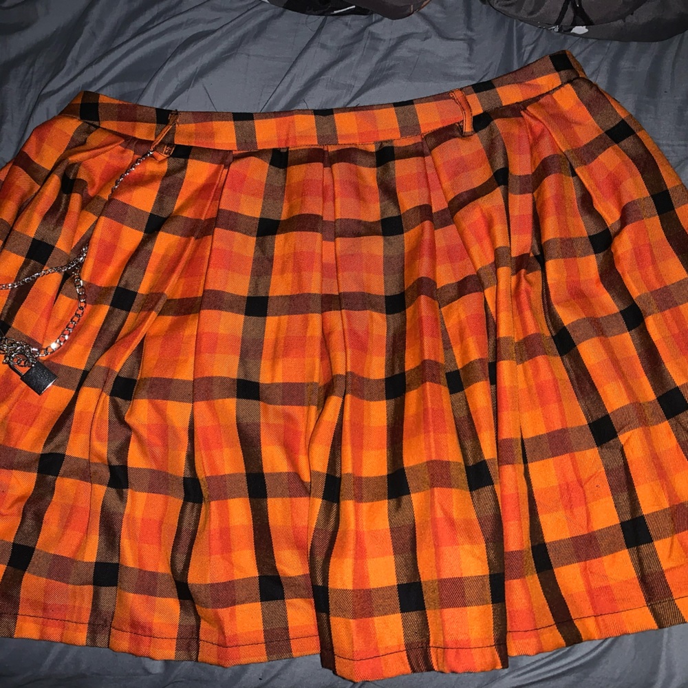 Orange plaid hot topic skirt, with attached chain